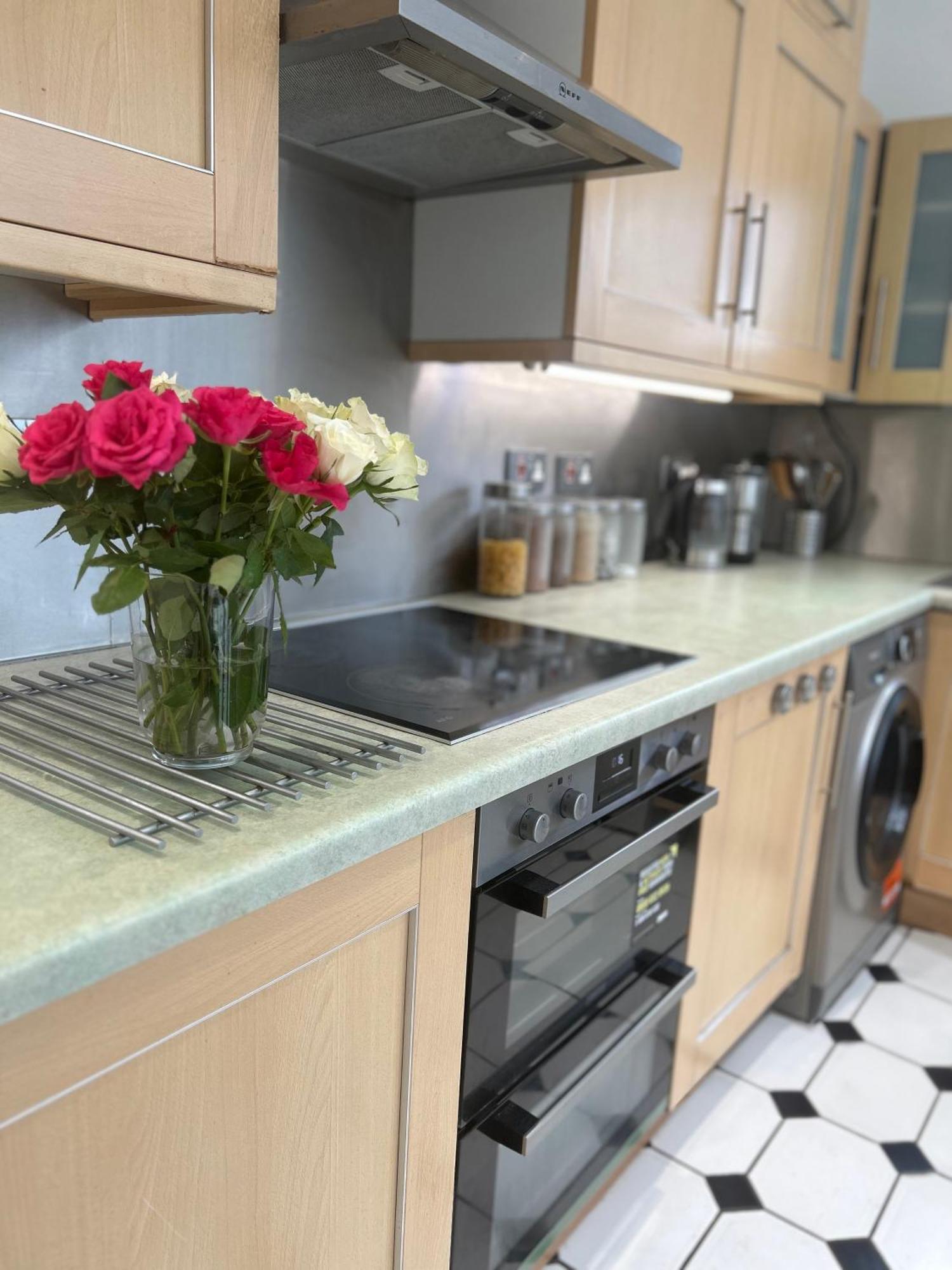 Wandsworth, South London Deluxe King Room 5 Екстериор снимка
